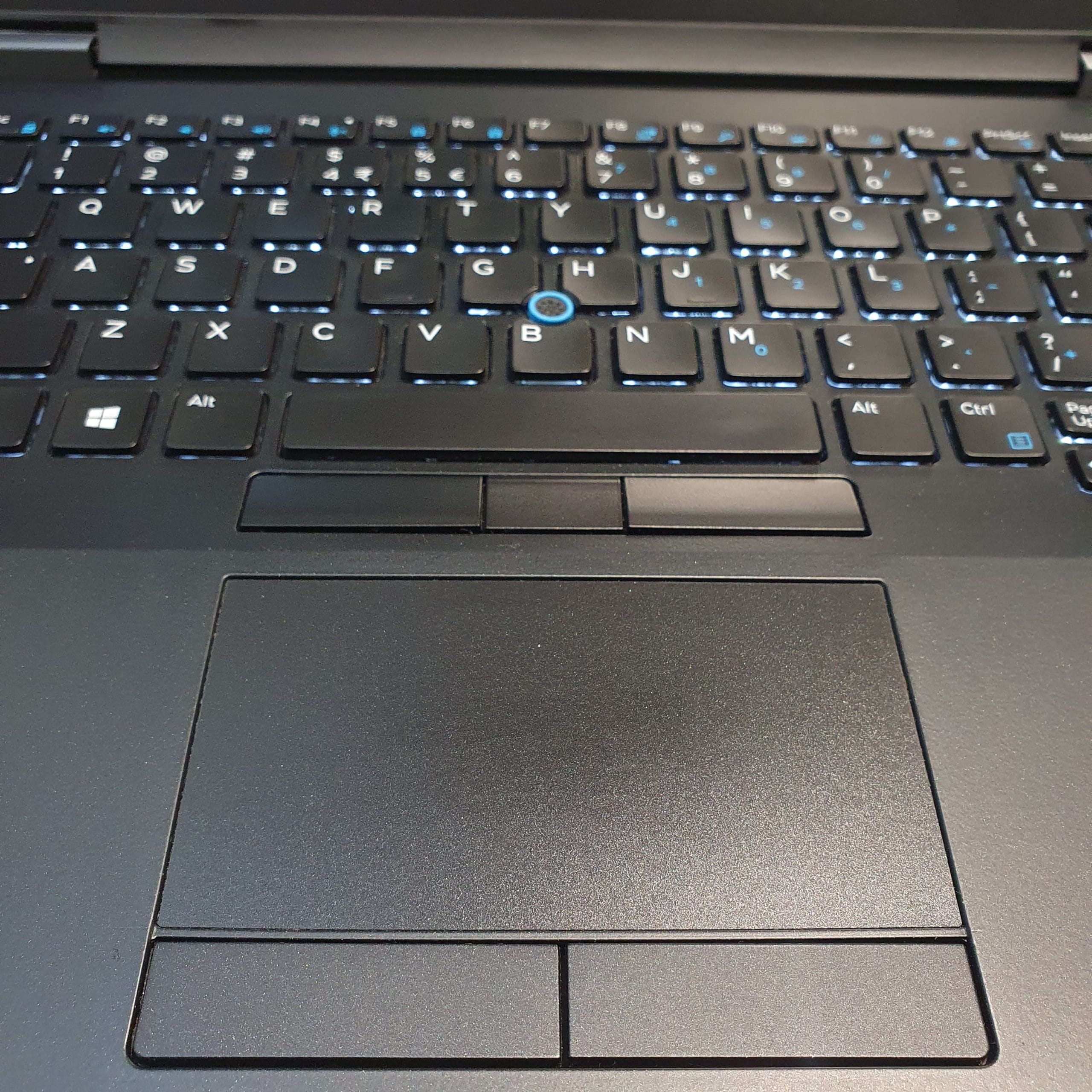 Dell Latitude E7470 – Intel Core i5-6300U, 8GB DDR4 RAM, 256GB NVMe SSD, 14" FHD (Pre-owned) - Image 9